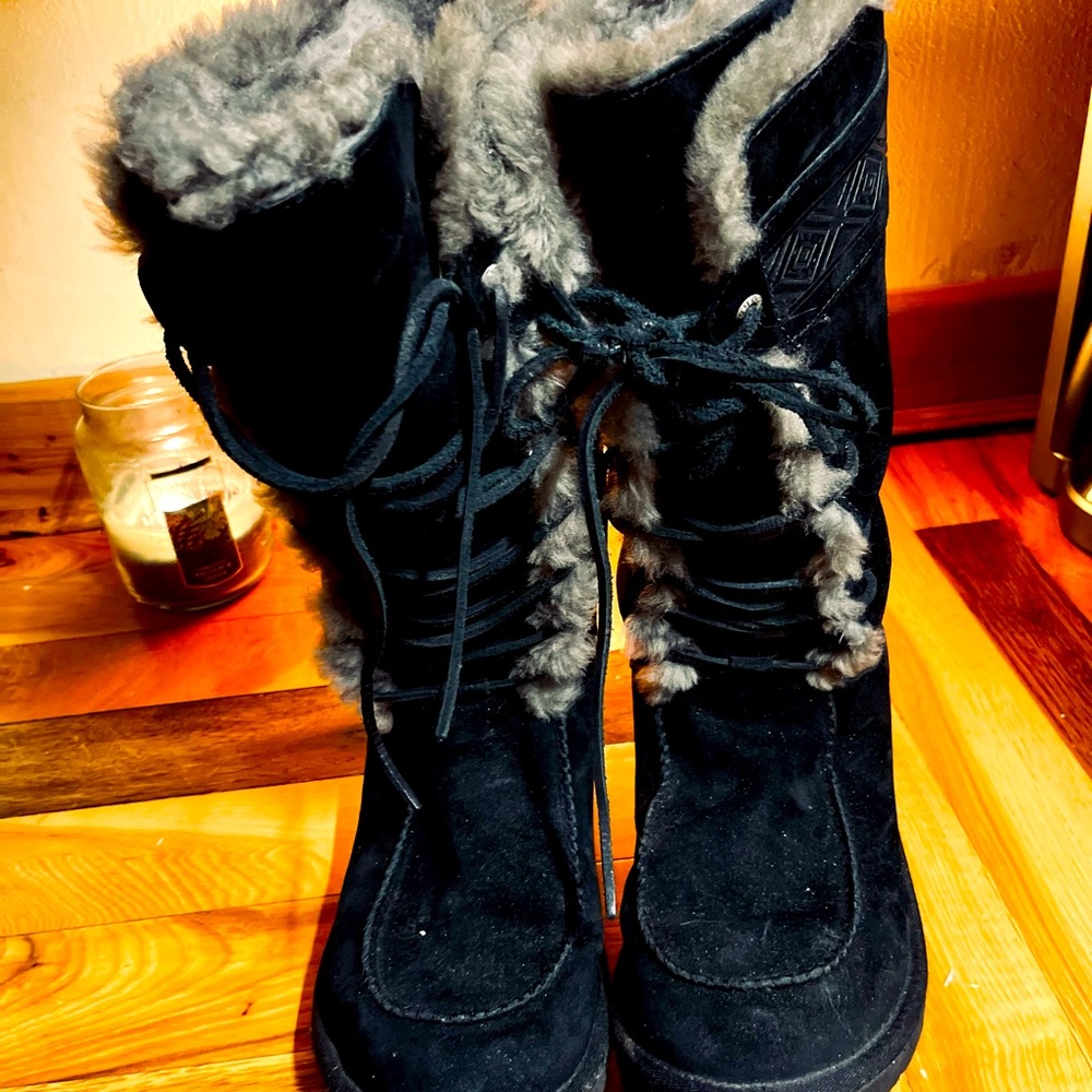 Really unique high lace up Ugg’s